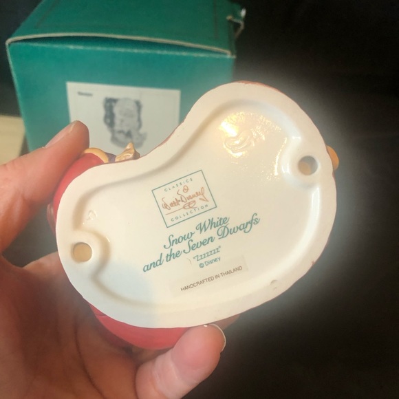 Sleepy zzzzzz fine porcelain figure playing fish flute pipe by Walt Disney - Picture 5 of 10